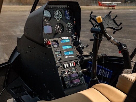 Wynajem Helikoptera z Pilotem – Luksus w Przestworzach